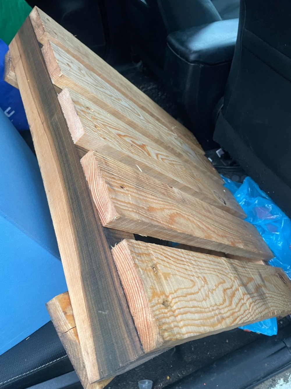 Rustic Pine Wood Pallet Boards - Natural Wood Tone